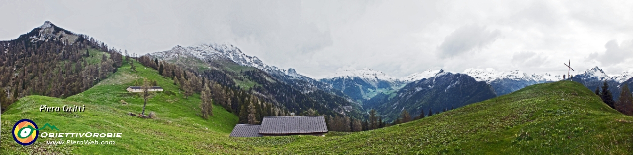 43 Panoramica su Casera - Monte Colle ,Pizzo Badile ed oltre.jpg